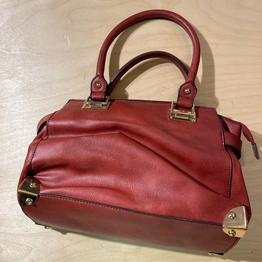 Mia M. Farrow Collection Elegant Red Handbag with Gold Accents (LD)